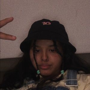 Meet your Posher, April